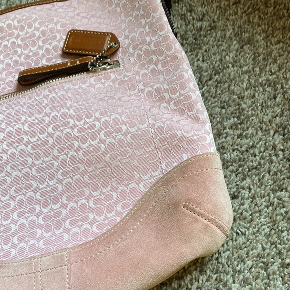 Beautiful pink Coach purse - Picture 5 of 5